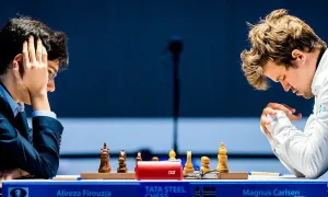 Carlsen lỡ chiếu hết, bỏ hậu vẫn thắng Firouzja