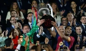 Barca trả lại băng đội trưởng cho Ter Stegen