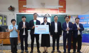 Hỗ trợ gần một tỷ đồng tái thiết trường học Nghệ An
