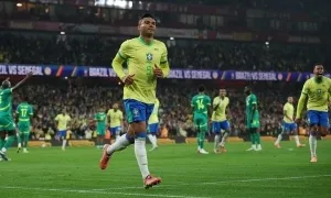 Casemiro tỏa sáng trong chiến thắng của Brazil