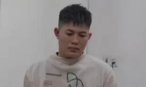 Cha bị bắt sau khi ôm hai con nhảy cầu